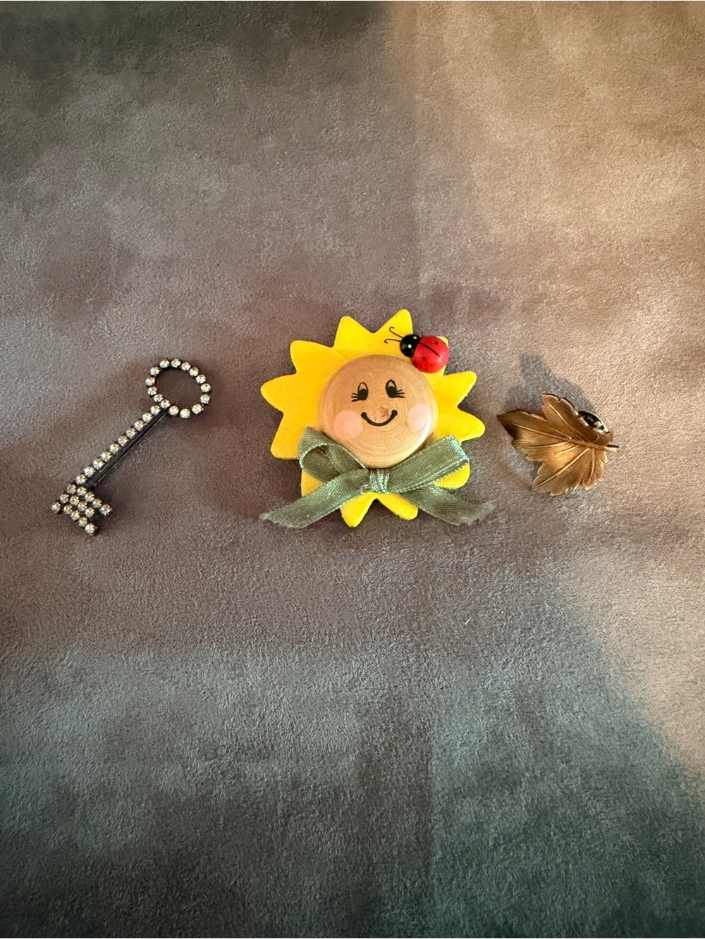 3-Piece Brooch & Pin Bundle – Rhinestone Key, Sun & Leaf